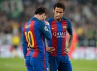 TURIN, ITALY - APRIL 11:  Neymar Jr of FC Barcelona (R) and his teammate Lionel Messi show their dejection during the UEFA Champions League Quarter Final first leg match between Juventus and FC Barcelona at Juventus Stadium on April 11, 2017 in Turin, Italy.  (Photo by Emilio Andreoli/Getty Images)